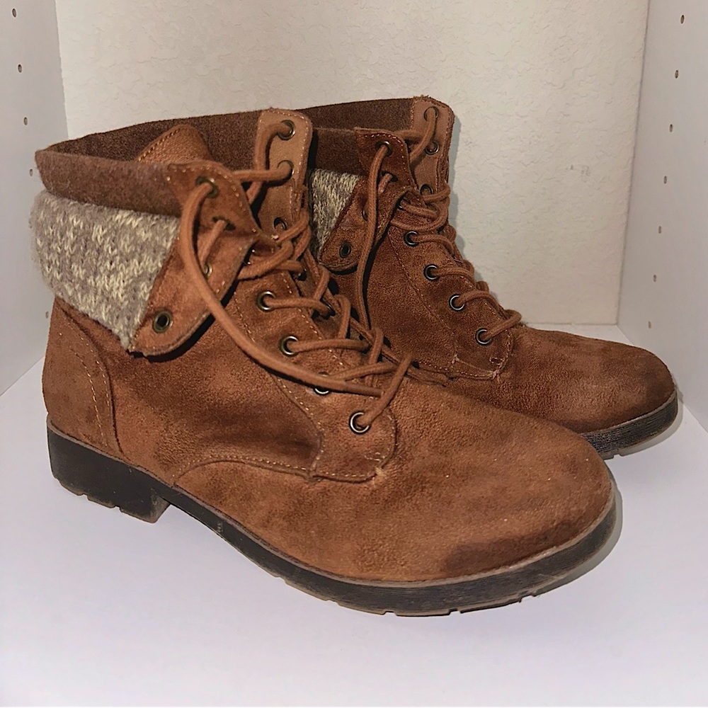 Arizona Brand chocolate brown, wool knit, ankle boots